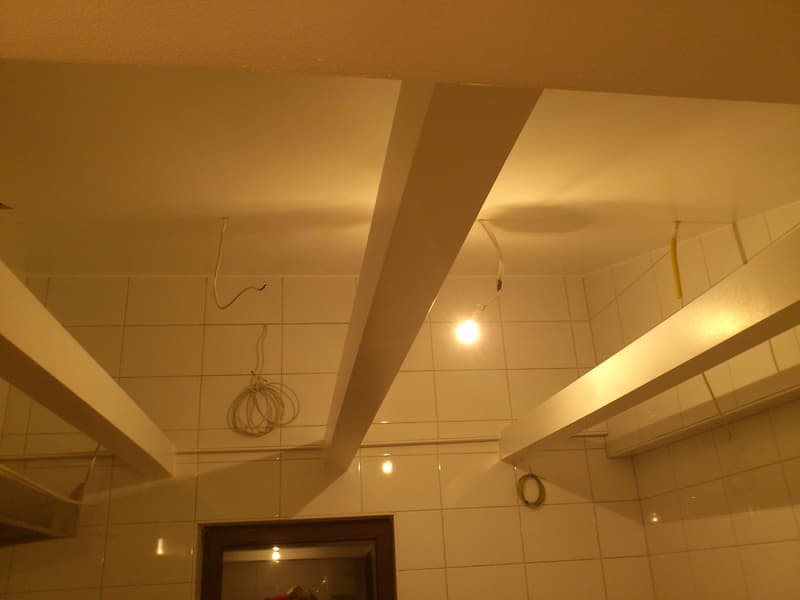 Gletanje i bojanje stropa u kupaonici - soboslikarski radovi Zagreb